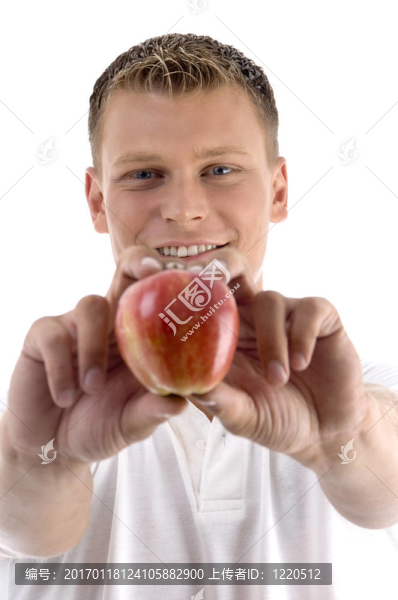 健康男子紅蘋果顯示一個蘋果