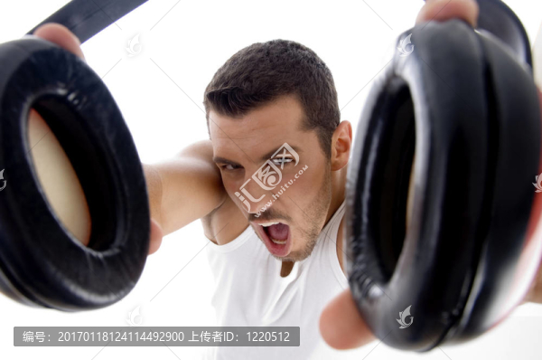 人的耳機(jī)的近距離-匯圖網(wǎng) www.fosd68.com 人的耳機(jī)的近距離