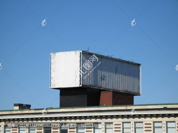建筑物上的空廣告牌