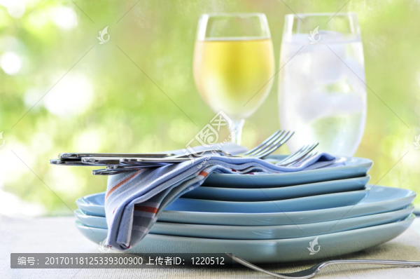 盤子和餐具