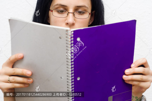 年輕的白人女子斯圖