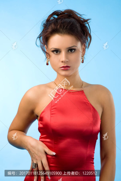 穿紅衣服的女士