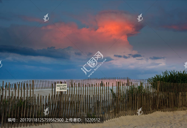 日落海灘和Thunderhead