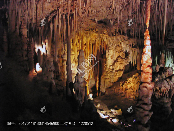 鐘乳石和石筍-匯圖網(wǎng) www.fosd68.com 鐘乳石和石筍