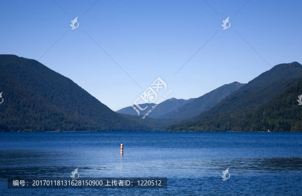 新月湖