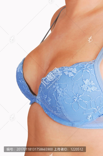 藍(lán)色胸罩里的年輕女人。