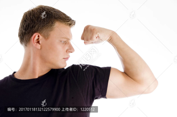 冒充肌肉男