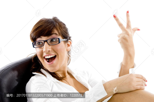 微笑女性前視圖計(jì)數(shù)三