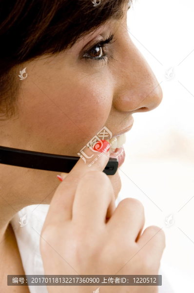 女性服務(wù)提供者的側(cè)面觀