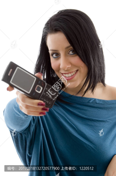 在白色背景上顯示移動女性的正面視圖