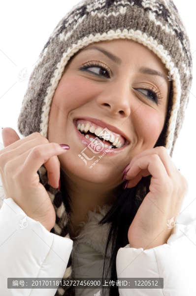 畫像與羊毛帽高興女性-匯圖網(wǎng) www.fosd68.com 畫像與羊毛帽高興女性