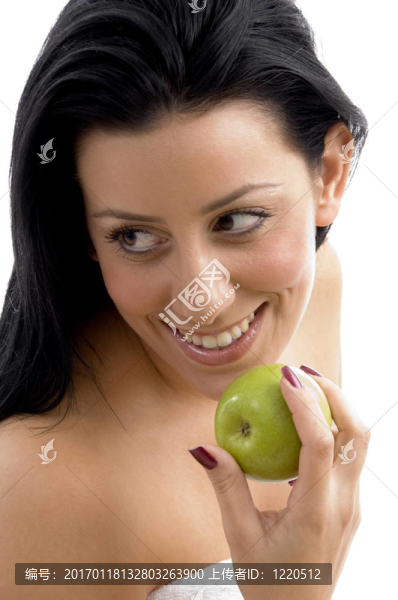 微笑女性控股蘋果肖像