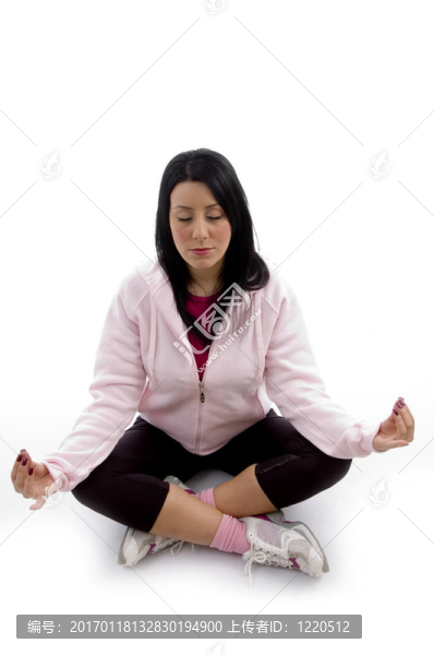蓮花姿勢(shì)中的女性的前視圖