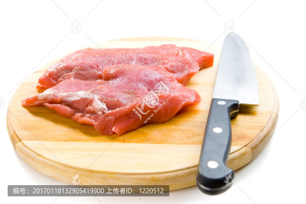 木質(zhì)板上的牛肉