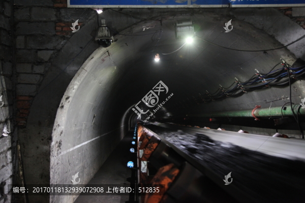 膠帶運(yùn)輸機(jī)