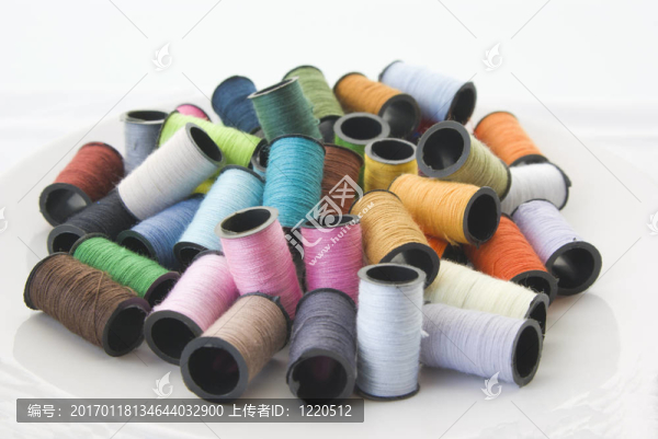 縫紉各種顏色的線