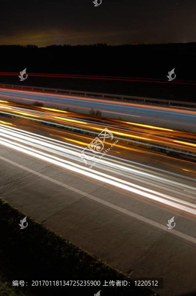 高速公路夜間交通-匯圖網(wǎng) www.fosd68.com 高速公路夜間交通