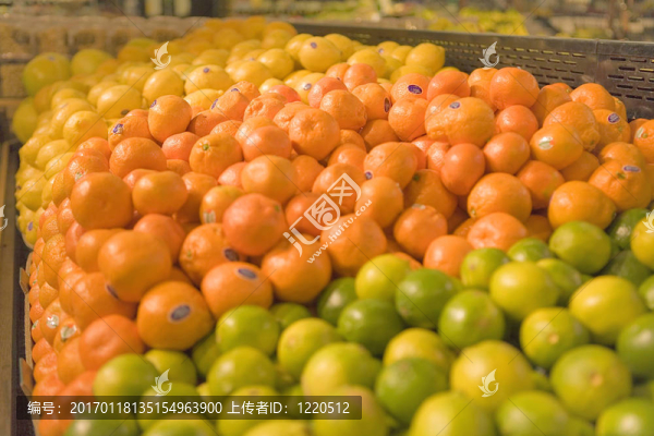 在雜貨店的水果陳列