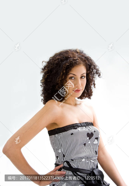 年輕漂亮的黑發(fā)-匯圖網(wǎng) www.fosd68.com 年輕漂亮的黑發(fā)