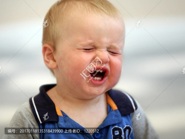 哭泣的嬰兒
