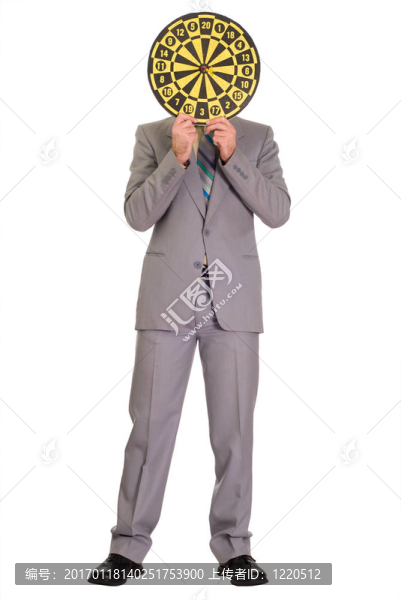 商人躲在鏢靶