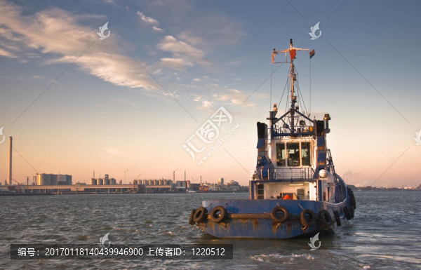 tugship離開港口