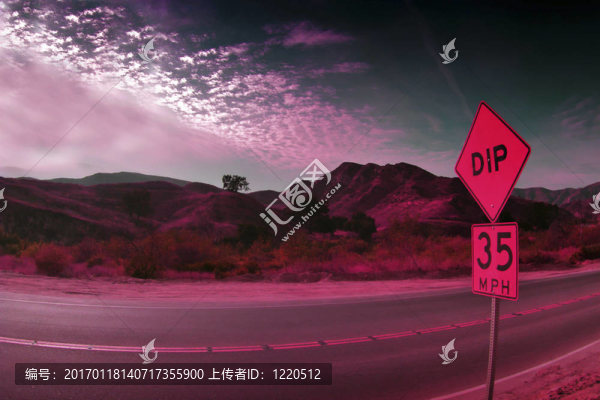 沙漠的照片在粉紅色與限速街道標(biāo)志燈-匯圖網(wǎng) www.fosd68.com 沙漠的照片在粉紅色與限速街道標(biāo)志燈