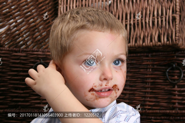 金發(fā)男孩-匯圖網(wǎng) www.fosd68.com 金發(fā)男孩