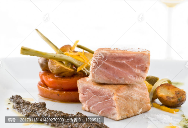 美食金槍魚盤。