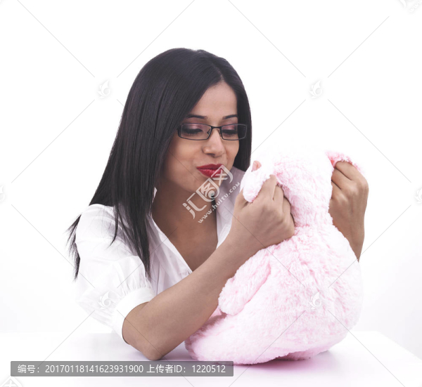 女孩與她的粉紅色的泰迪熊