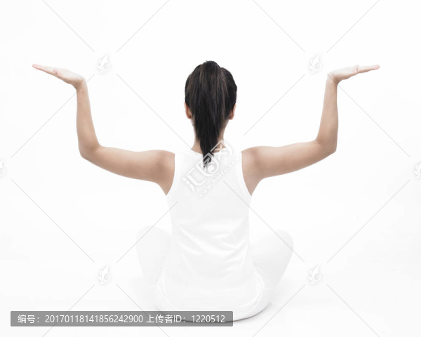 女人做瑜伽