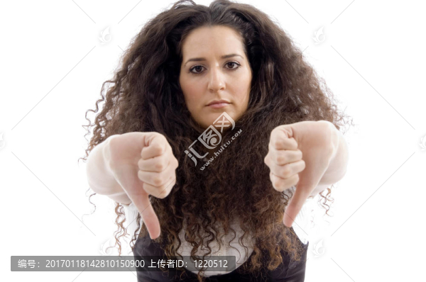 美麗的女人顯示拇指向下