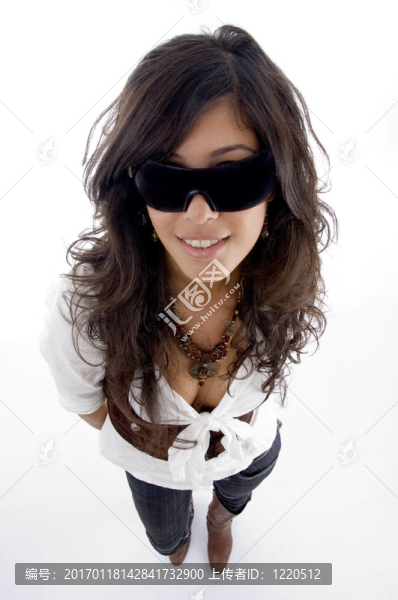 時(shí)尚迷人的年輕女性
