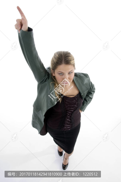 指向女性的高視角
