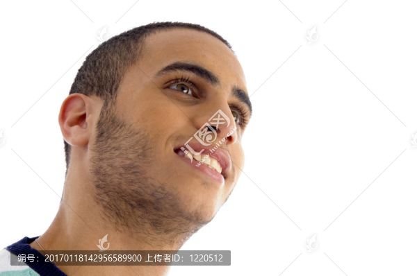 近距離查看年輕人的臉