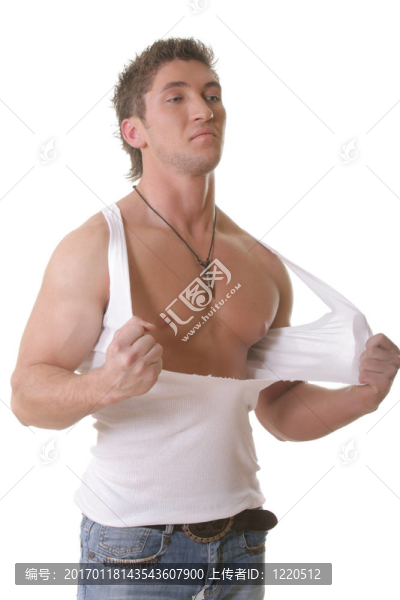 撕裂的襯衫的男人