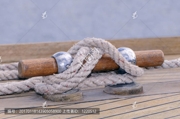 系泊船