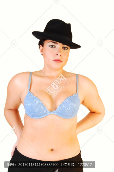 戴胸罩和帽子的女人。