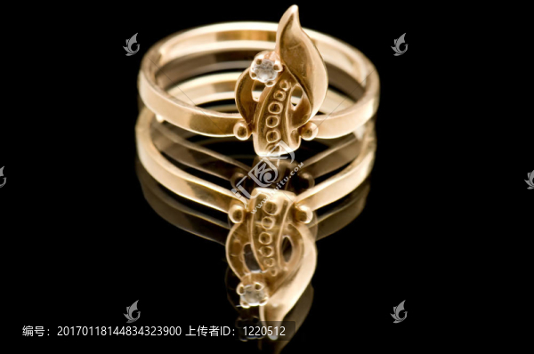 黑色黃金戒指