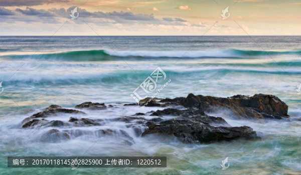 海中的巖石