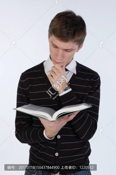 年輕人讀一本書