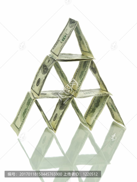 美元的金字塔
