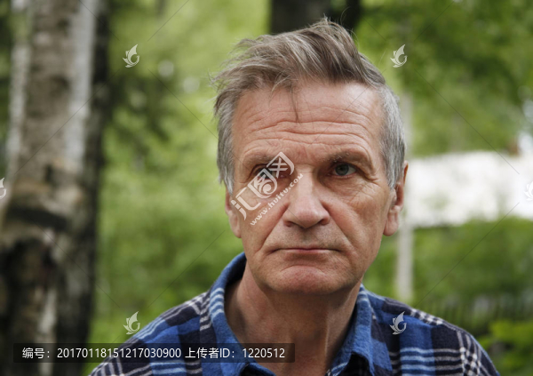 高級的人