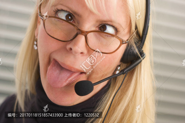 斗雞眼的女商人