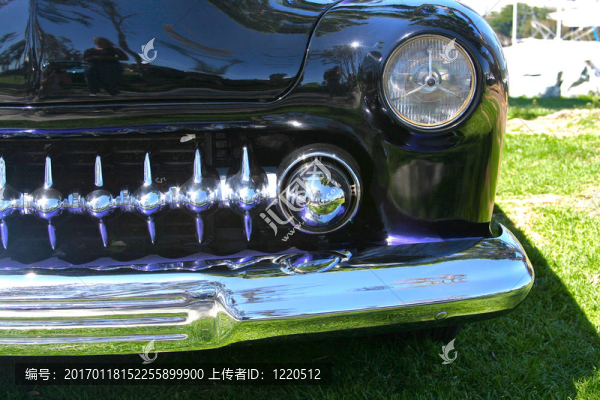 紫色的老爺車