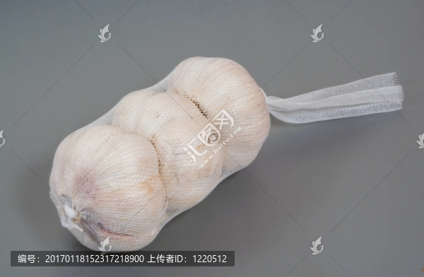 三個大蒜燈泡