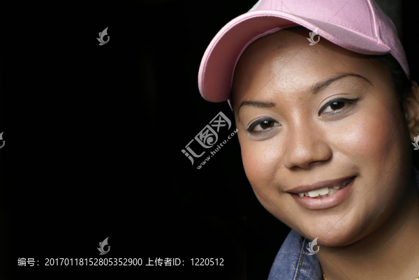 面帶微笑的亞洲夫人