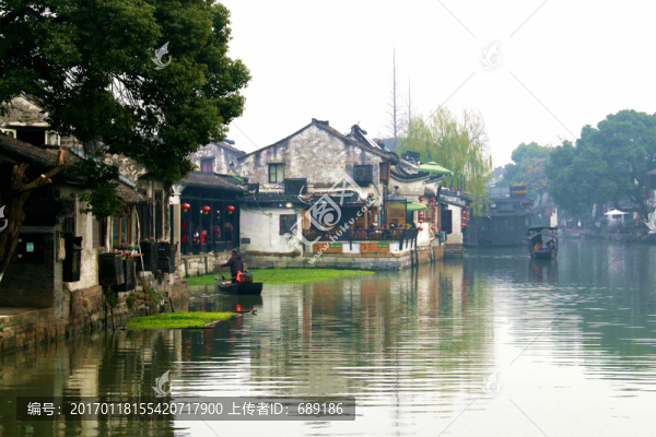 湖邊景色