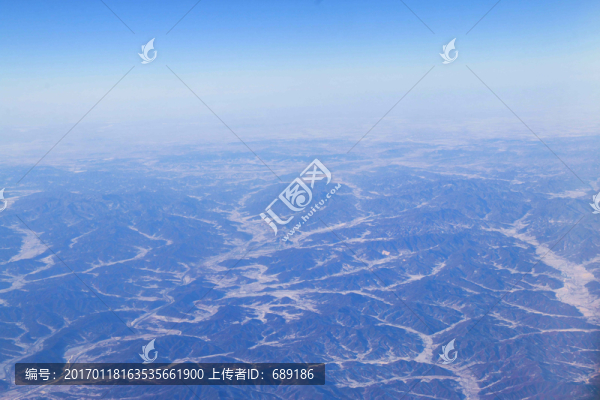 航拍山脈