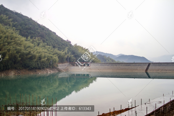山區(qū)水庫景點(diǎn)